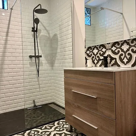 Maison De - 4-6 Personnes - Proche