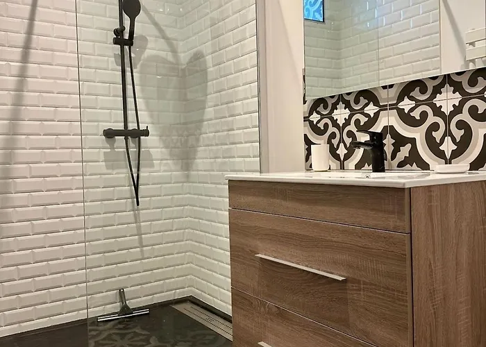 Maison De - 4-6 Personnes - Proche